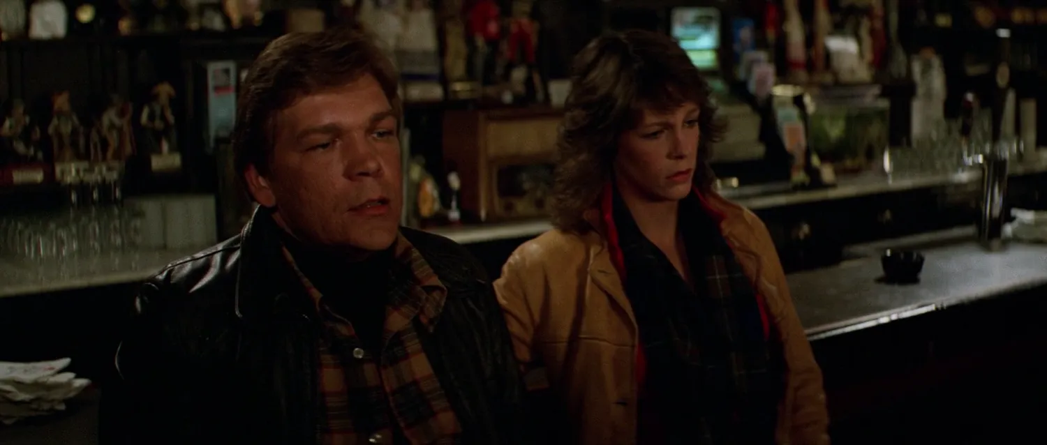 Tom Atkins e Jamie Lee Curtis in The fog